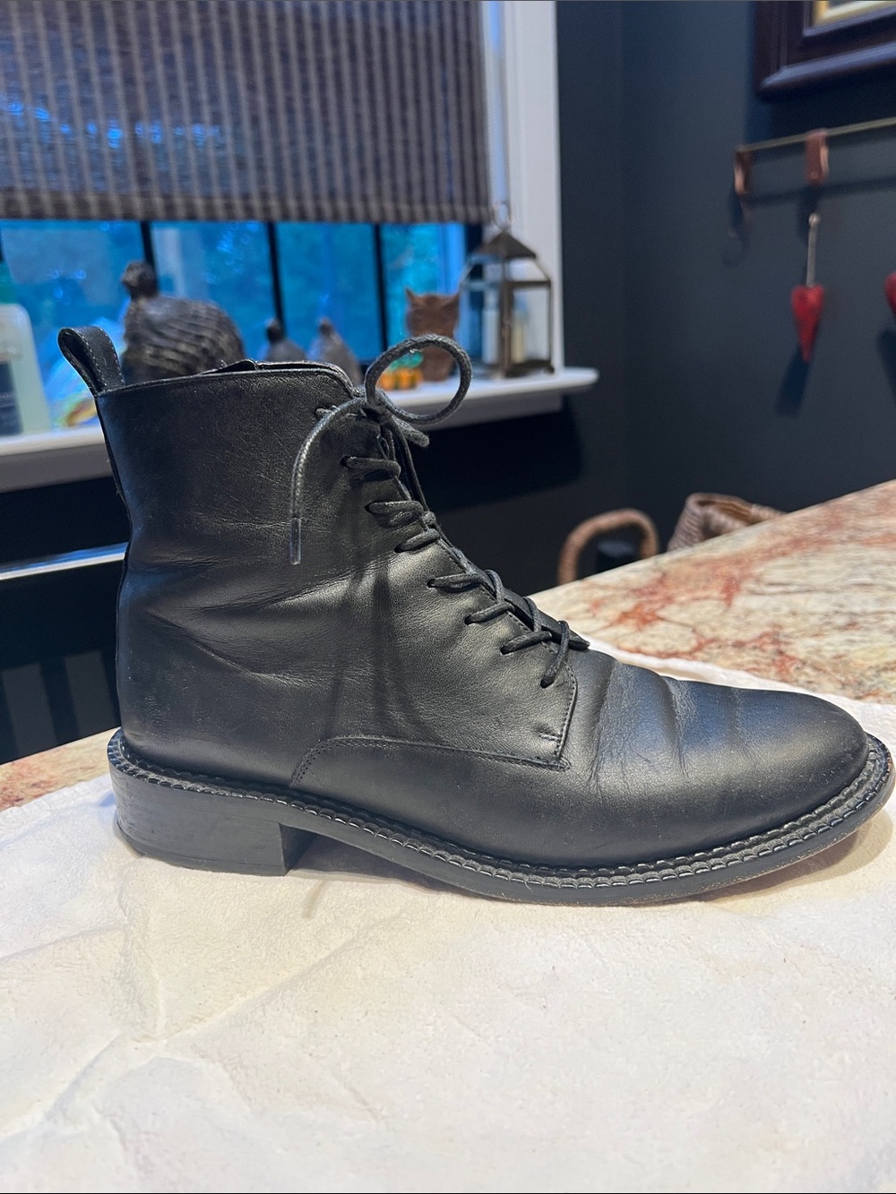 Vince Women’s Black Leather Cabria Lace-Up Boots - Size 8.5M - Picture 7 of 13